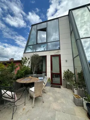 Das Gebäude in dem sich die Ferienwohnung befindet