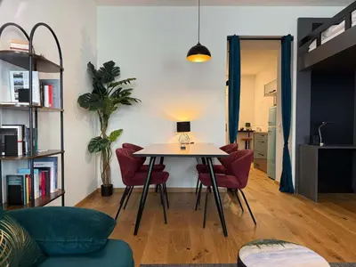 Ein Sitzbereich in der Unterkunft High-end central studio in Vienna