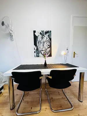 Grundriss der Unterkunft Central 8BR Apt, with Garden & Tarrace, Sleeps 17