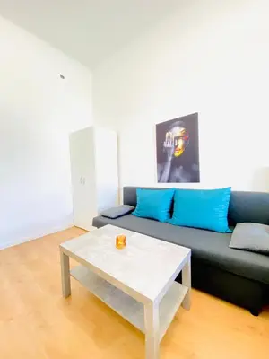 Ein Sitzbereich in der Unterkunft Comfortable Private Rooms in 5BR Accommodation, 7-Min Walk to Westbahnhof
