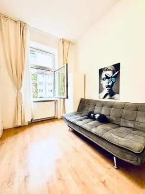 Ein Sitzbereich in der Unterkunft Comfortable Private Rooms in 5BR Accommodation, 7-Min Walk to Westbahnhof