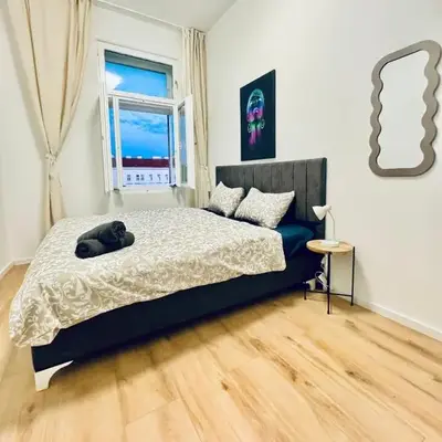 Elegant 4BR Apt