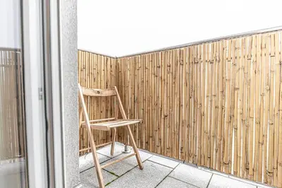Grundriss der Unterkunft Stylish 1BR Apartment with Balcony Quick City Access
