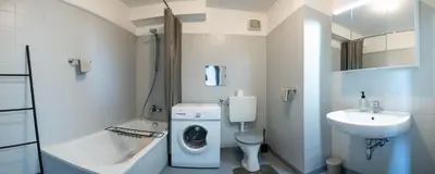 Ein Badezimmer in der Unterkunft DanubeLoft, Panoramic Skyview, Metro, VIC