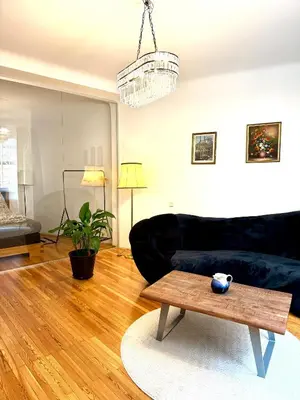 Ein Sitzbereich in der Unterkunft Comfy central apartment 93 Sqm