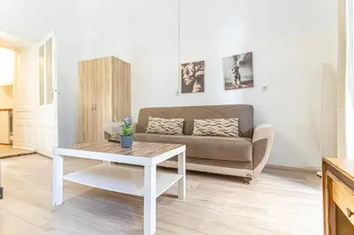 Grundriss der Unterkunft Beautiful 1BR Apartment, Central Location