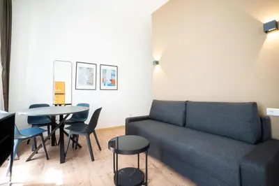 Ein Sitzbereich in der Unterkunft Modern 1-bedroom apartment next to Praterstern