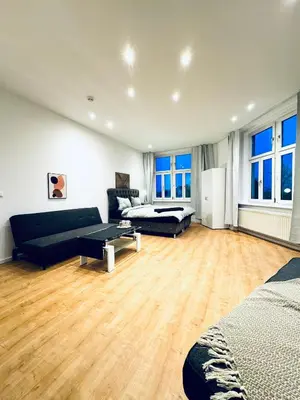 Ein Sitzbereich in der Unterkunft Bright & Spacious 4BR Apt Near Kaufpark Alterlaa