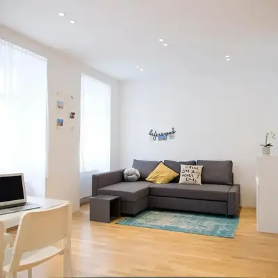Modern 1BR by Rochusmarkt Walk to Vienna Center