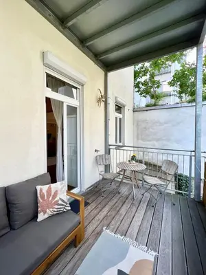 Ein Balkon oder eine Terrasse in der Unterkunft Stylish Central Apartment with Balcony