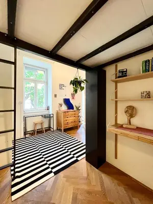 Grundriss der Unterkunft Stylish Central Apartment with Balcony