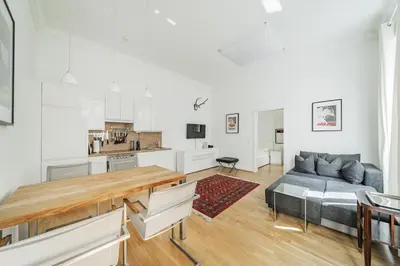 TV/Unterhaltungsangebot in der Unterkunft Bright and Central apartment in Classy Area