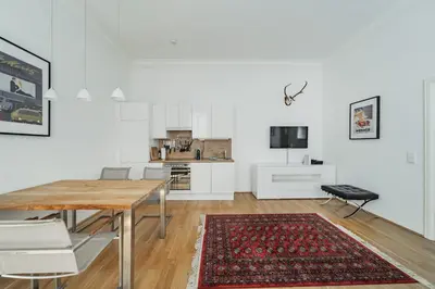Küche/Küchenzeile in der Unterkunft Bright and Central apartment in Classy Area