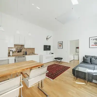 Bright and Central apartment in Classy Area