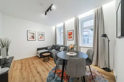 Ein Sitzbereich in der Unterkunft Apartment with Stylish Décor & Welcoming Flair