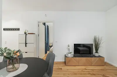 TV/Unterhaltungsangebot in der Unterkunft Apartment with Stylish Décor & Welcoming Flair