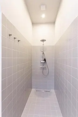 Ein Badezimmer in der Unterkunft The Old Shops - Boutique Design Studios near Karlsplatz
