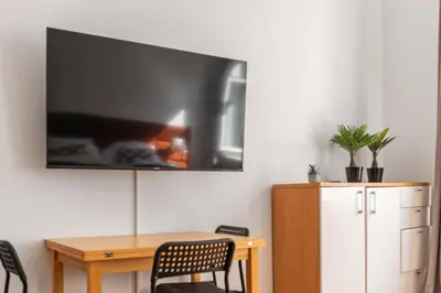 TV/Unterhaltungsangebot in der Unterkunft Beautiful 1BR Apartment by Westbahnhof Station Great for Longstays