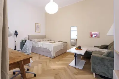 Ein Bett oder Betten in einem Zimmer der Unterkunft Renovated Central Apartment with Terrace