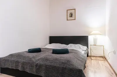 Ein Bett oder Betten in einem Zimmer der Unterkunft Comfy 2BR Apartment TV & WIFi Suitable for Long Stay