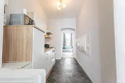Küche/Küchenzeile in der Unterkunft Lovely 2BR &1 LR Prime Location In Vienna