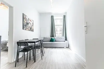 Ein Sitzbereich in der Unterkunft Lovely 2BR &1 LR Prime Location In Vienna