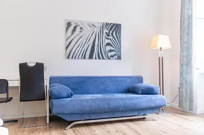Ein Sitzbereich in der Unterkunft Affordable 1BR Apt Near Westbahnhof Station Ideal for Longstays