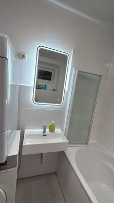 Ein Badezimmer in der Unterkunft Lovely 1BR &1LR Apt with WiFi Near Amusement Park