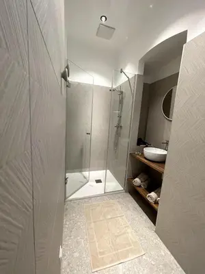 Ein Badezimmer in der Unterkunft Residence K - Contemporary Altbau Apartment Vienna