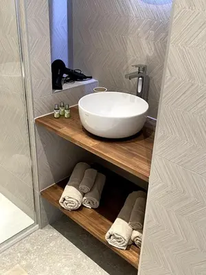 Ein Badezimmer in der Unterkunft Residence K - Spacious Altbau Apartment