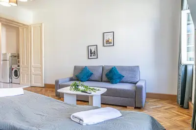 Grundriss der Unterkunft Cozy 2BR Apartment Prime Vienna Location for Longstays