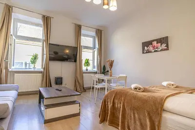 Grundriss der Unterkunft Cozy 1-Bedroom Apartment featuring Smart TV