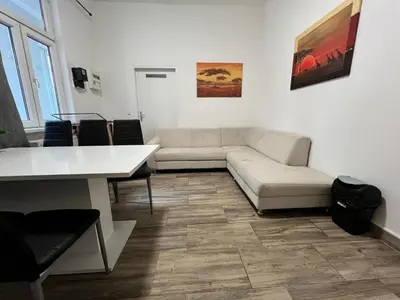 Ein Sitzbereich in der Unterkunft Prime location in Vienna - Comfortable 3BR & 1LR Apt