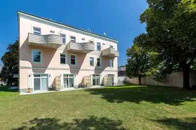 Das Gebäude in dem sich die Ferienwohnung befindet
