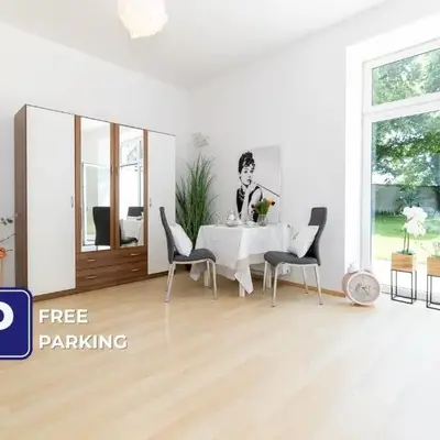 Modernes Airport-Apartment Bellavista mit Garten