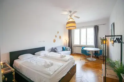 Ein Bett oder Betten in einem Zimmer der Unterkunft Elegant City Living