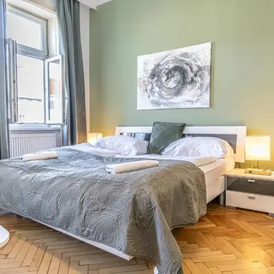 Spacious 2BR Apartment with Shared Facilities - Heart of Vienna