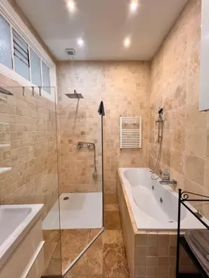 Ein Badezimmer in der Unterkunft REMA Apartments 10702