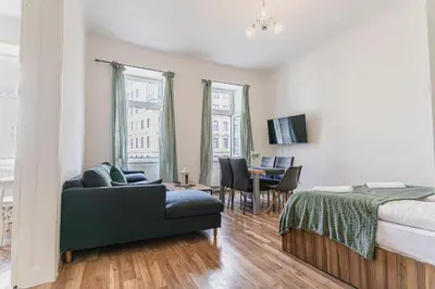 Grundriss der Unterkunft Stylish & Cozy 2-Bedroom Apartment, Very Central