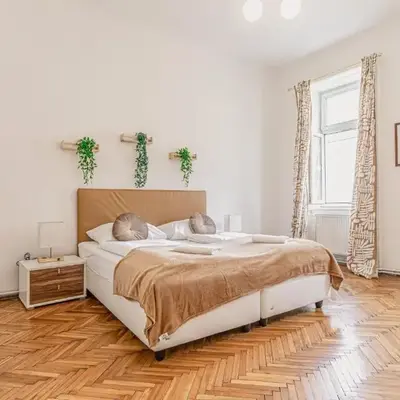 Stylish & Cozy 2-Bedroom Apartment