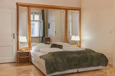 Grundriss der Unterkunft Spacious 4BR Apartment Very Central