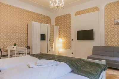 Grundriss der Unterkunft Spacious 4BR Apartment Very Central