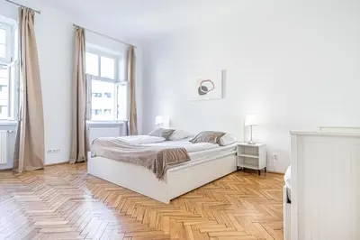 Grundriss der Unterkunft Only 10-Min to Center, Stylish 2BR Apt with WIFI, TV