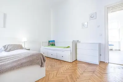 Grundriss der Unterkunft Only 10-Min to Center, Stylish 2BR Apt with WIFI, TV