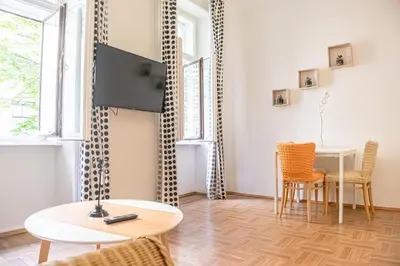 Grundriss der Unterkunft Super Central 1BR Stylish Apt, for Travellers