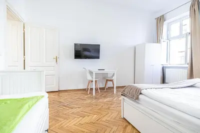 Grundriss der Unterkunft Comfortable 2 Private rooms in Shared Apt, Great Location in Vienna