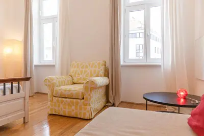 Grundriss der Unterkunft Spacious 2 private rooms in shared Apt, with WIFi & TV