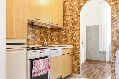 Grundriss der Unterkunft Spacious 2 private rooms in shared Apt, with WIFi & TV