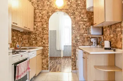 Grundriss der Unterkunft Spacious 2 private rooms in shared Apt, with WIFi & TV