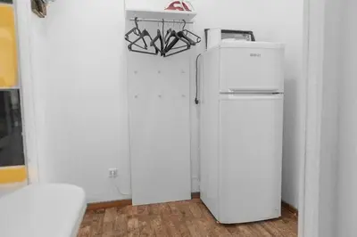 Grundriss der Unterkunft 10-Min to City Center Modern 1BR Apt with WIFI, TV